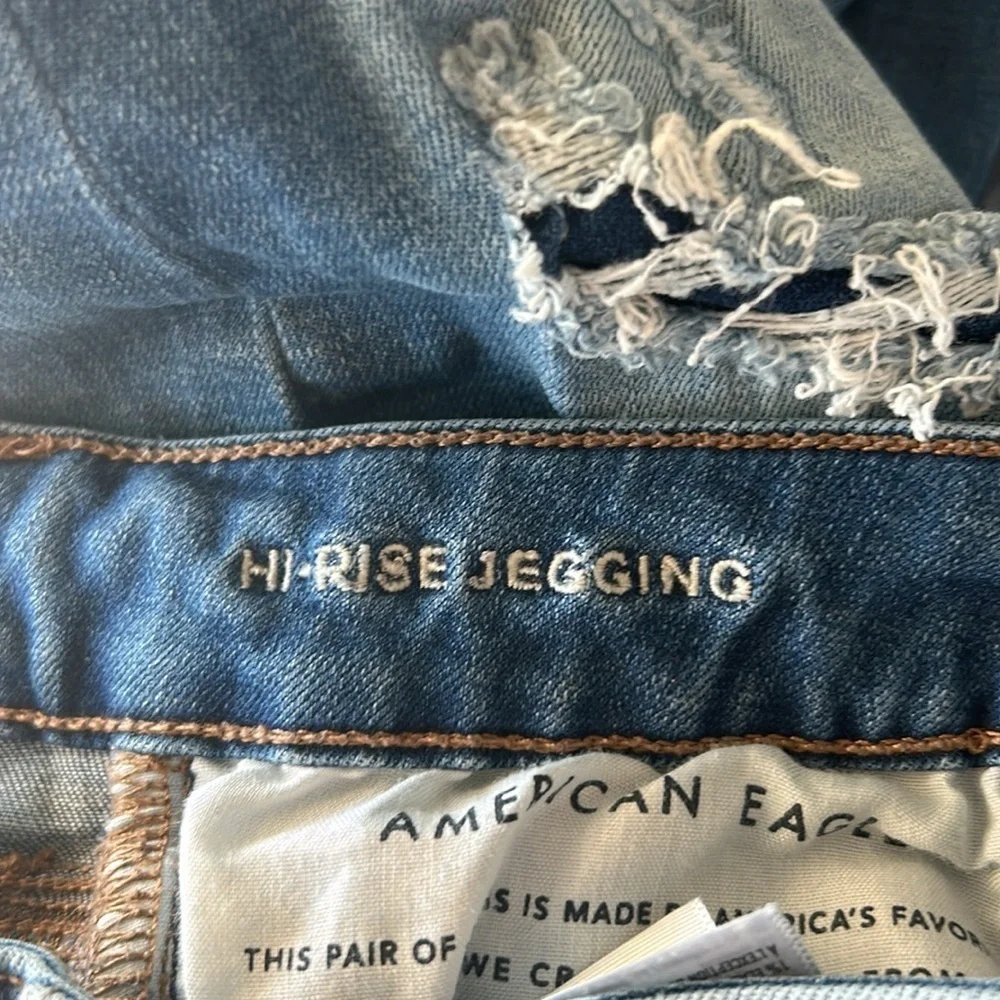 American Eagle hi rise jegging jeans size 2 distressed